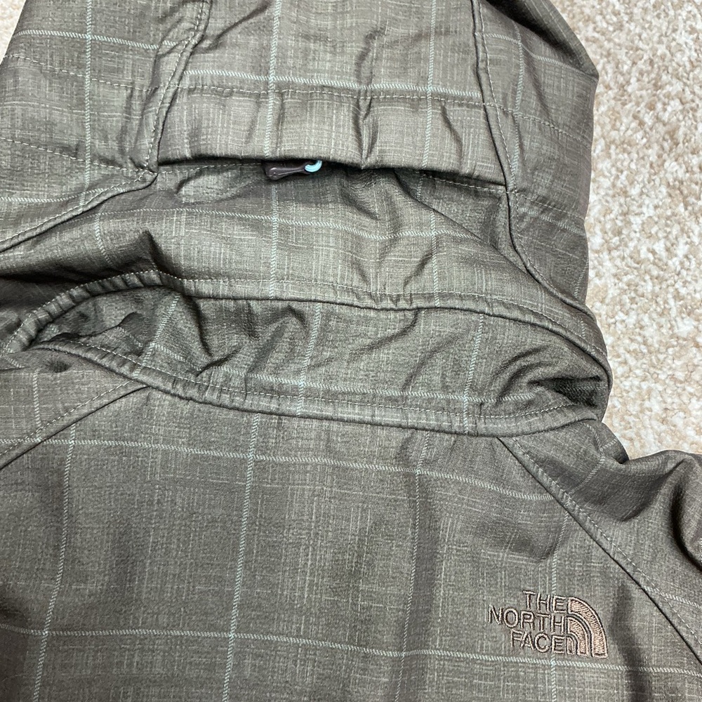 Northface with attached hood - Picture 11 of 11